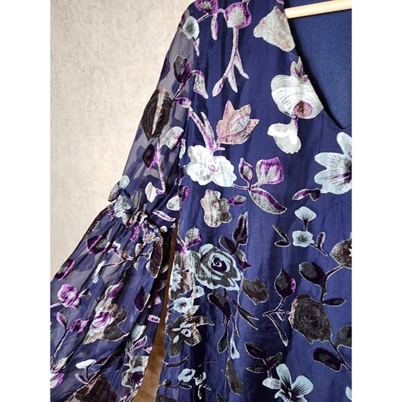 SPIRIT OF GRACE Black Velvet Accent Bell Sleeve Knee Length Dress SZ Medium - Picture 4 of 7